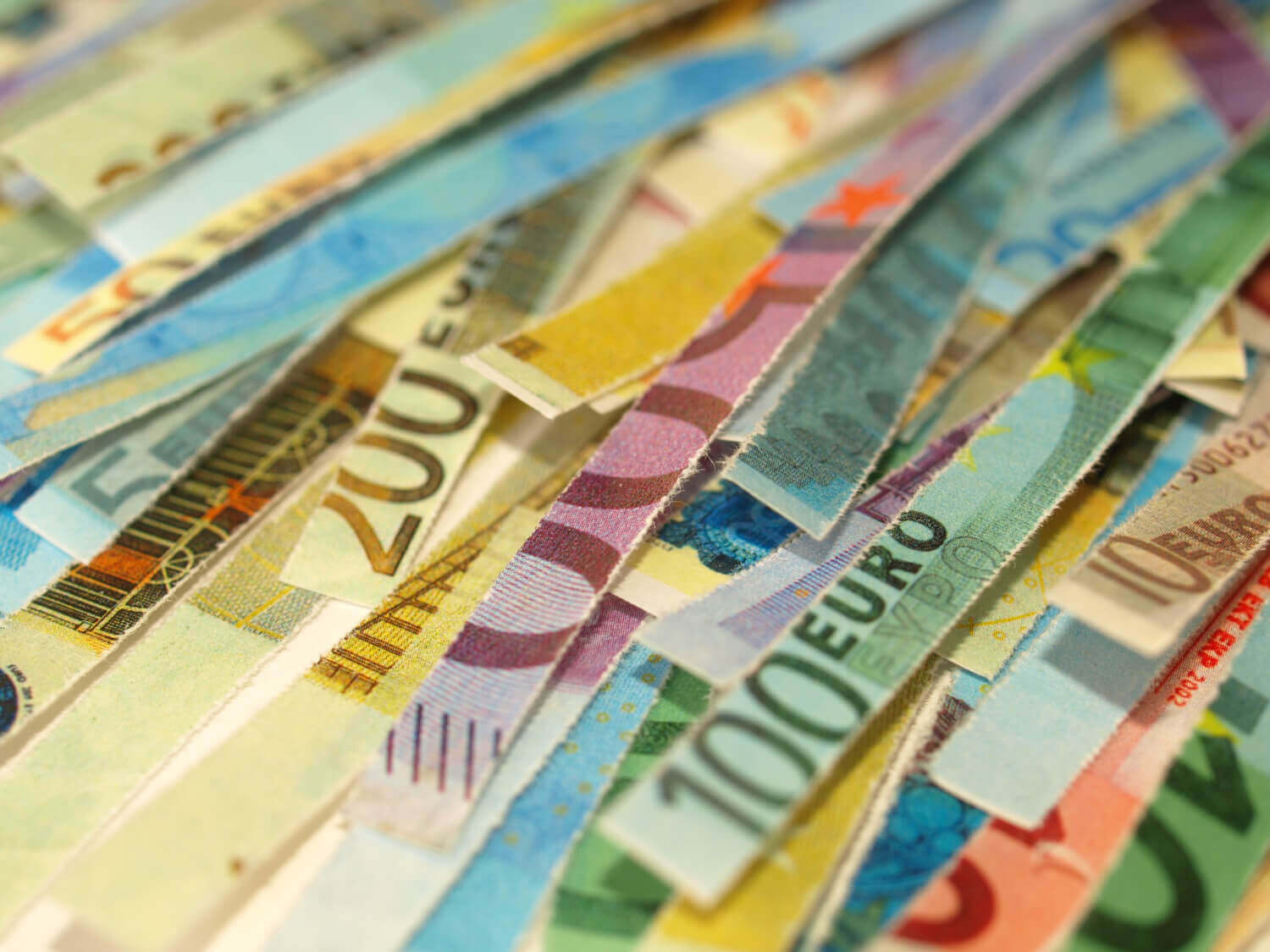 Πόσα λεφτά πρέπει να έχετε στο στρώμα - Προειδοποίηση από ευρωπαϊκές τράπεζες