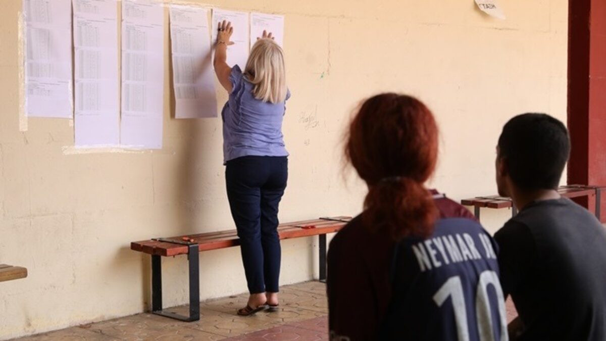 Βάσεις 2025: Το «ασανσέρ» των βάσεων στις 200 δημοφιλέστερες σχολές