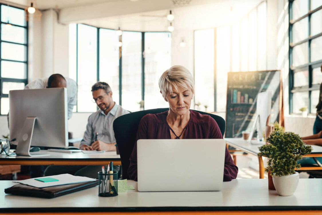 ΝΕΟ εργασιακό νομοσχέδιο: Ποιοί εργαζόμενοι μπορούν να πάρουν έως 400 ευρώ παραπάνω 