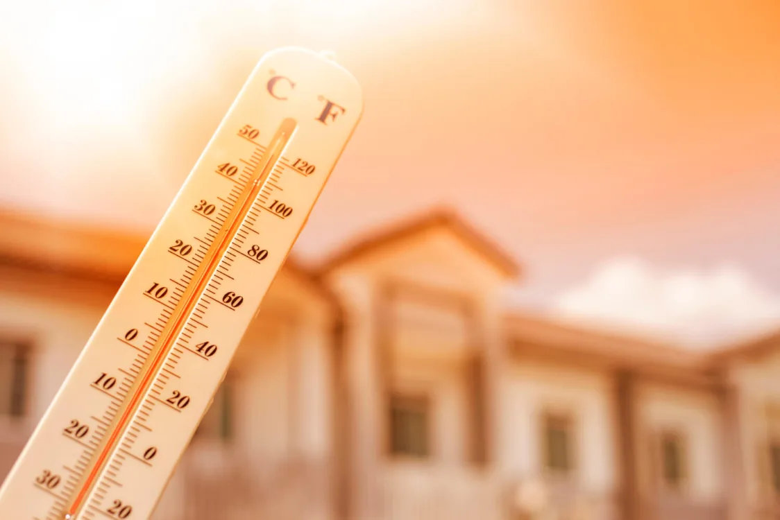 Καύσωνας: Έκτακτα μέτρα στους χώρους εργασίας