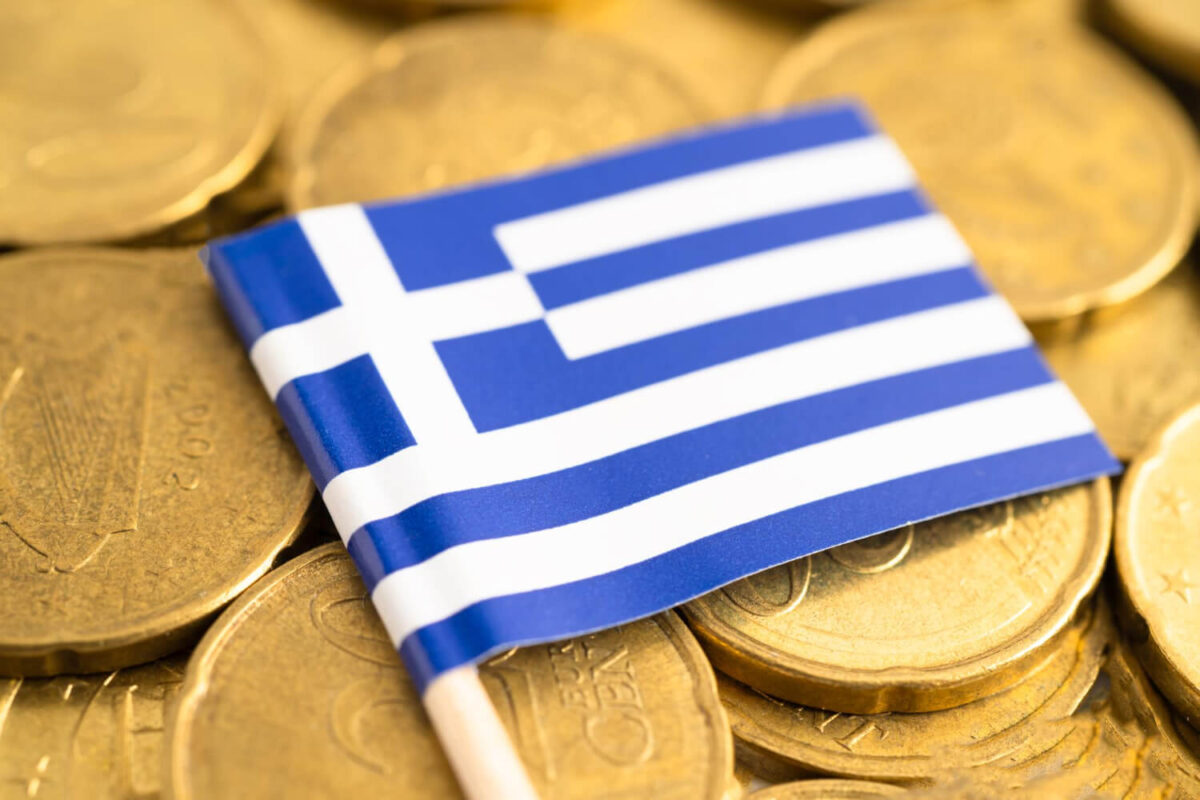 Eurostat: Πώς οι Έλληνες ενισχύουν την αγοραστική τους δύναμη και περιορίζουν το χρέος τους