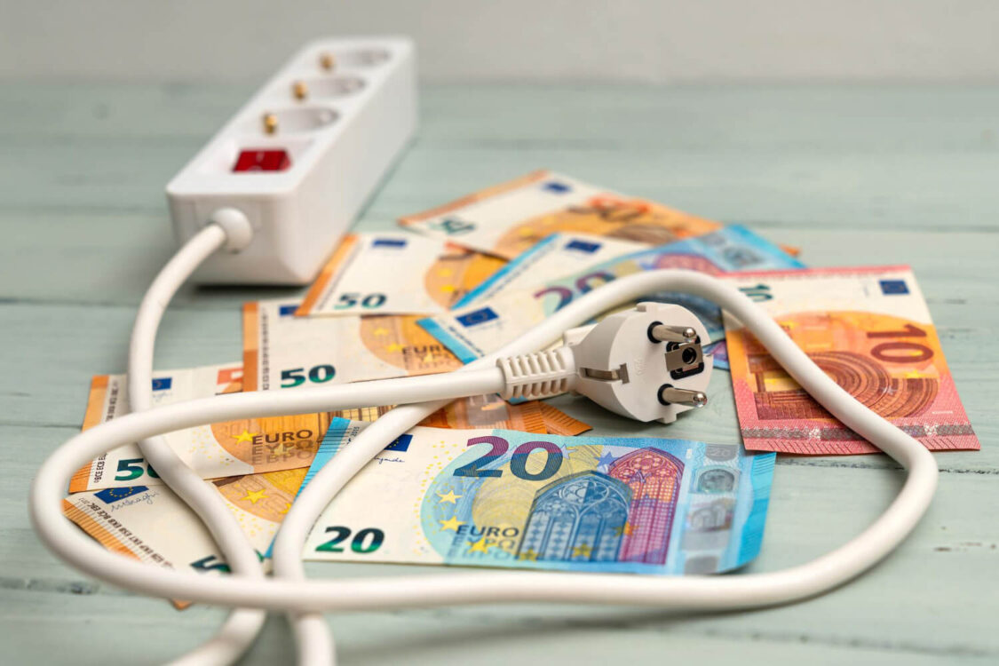 Ρεύμα: Πότε ξεκινούν τα πορτοκαλί τιμολόγια, ποιες ώρες θα είναι χαμηλότερη η τιμή της κιλοβατώρας