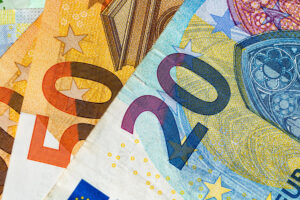 Κρυφές χρεώσεις στις δόσεις ασφαλίστρων ζωής – Τι πρέπει να προσέχετε