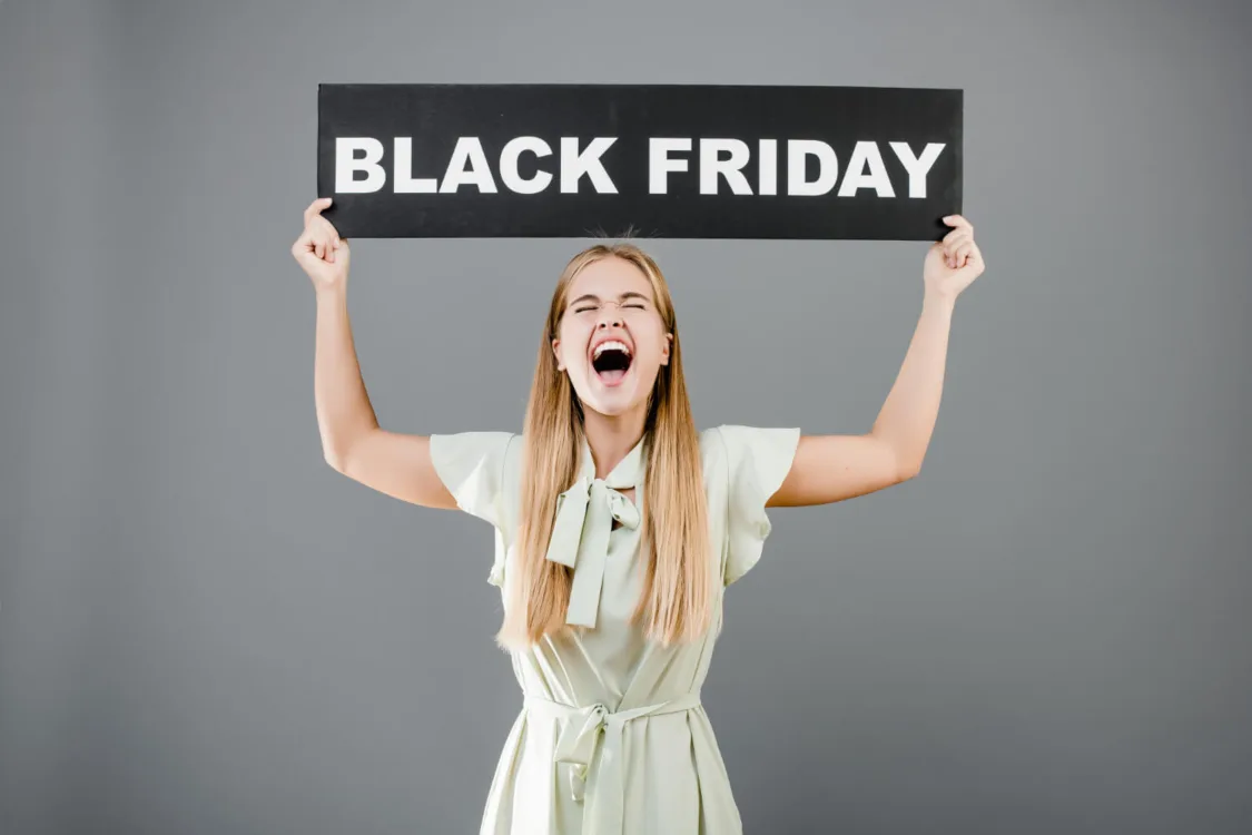 Black Friday 2025: Πότε έρχονται οι μεγάλες εκπτώσεις - Τι να προσέξουν οι καταναλωτές