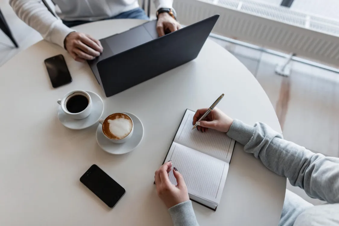 Επίδομα γονικής αδείας από τη ΔΥΠΑ: Έρχονται δύο νέες σημαντικές αλλαγές