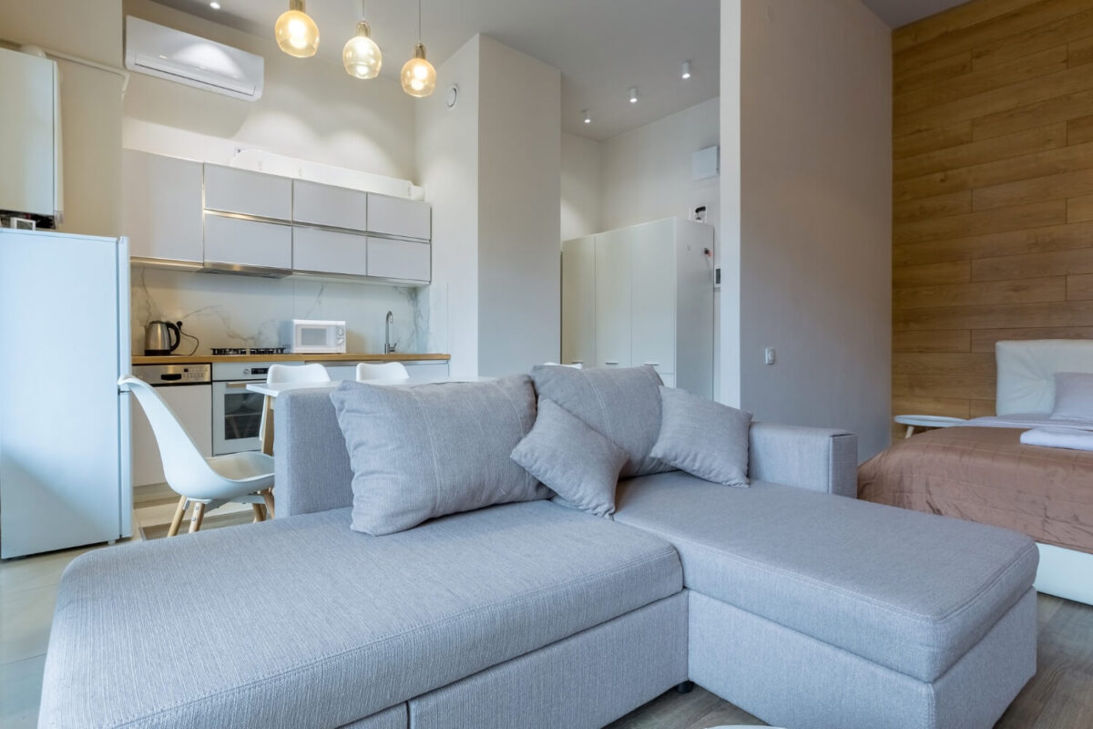 Airbnb – Γιατί οι Έλληνες αποσύρουν τις κατοικίες
