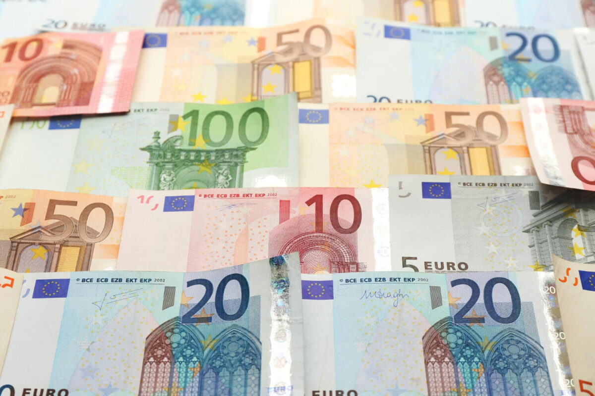 Τον Νοέμβριο το επίδομα 250 ευρώ – Ποιοι πληρούν τα κριτήρια και ποιοι όχι