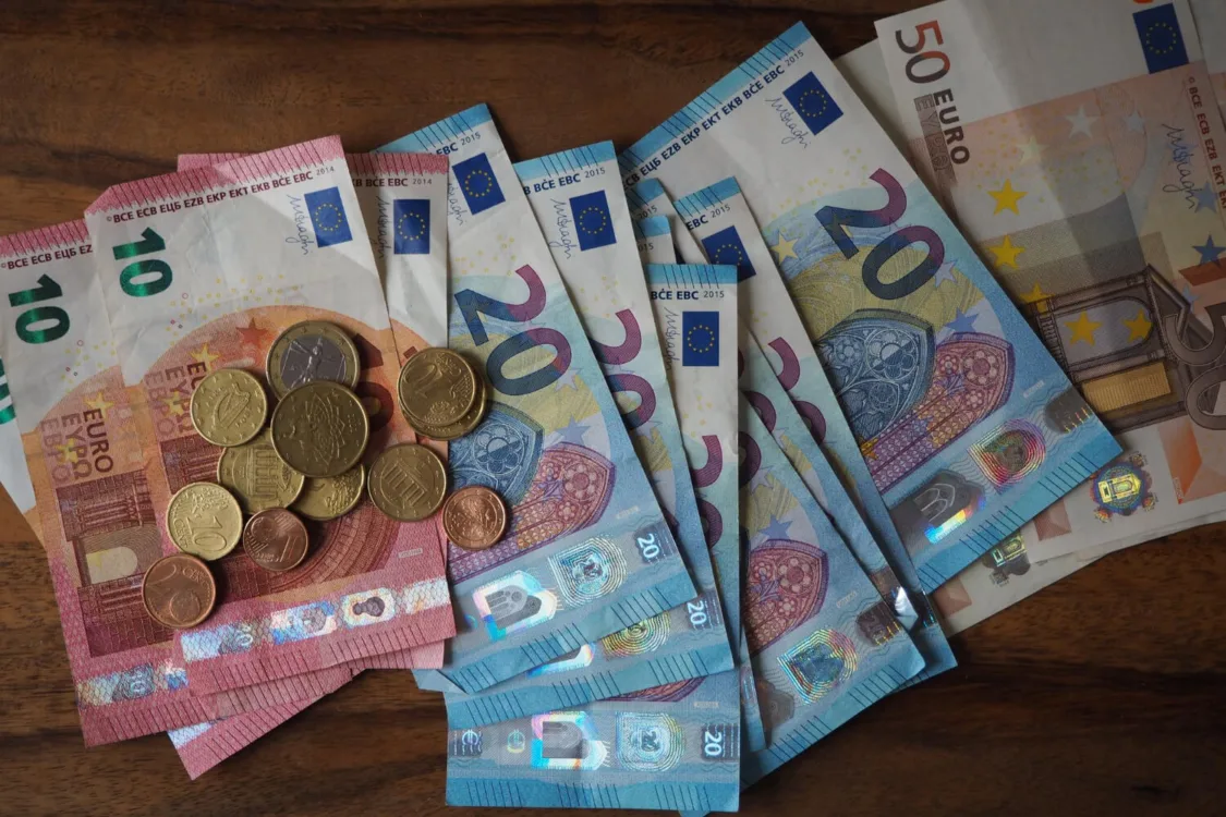 Επίδομα 250 ευρώ: Πότε θα πληρωθεί στους συνταξιούχους 