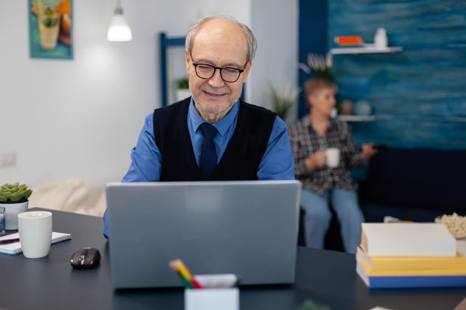 Δημόσιοι υπάλληλοι: Ποιοί θα πάρουν έως 2.000 ευρώ