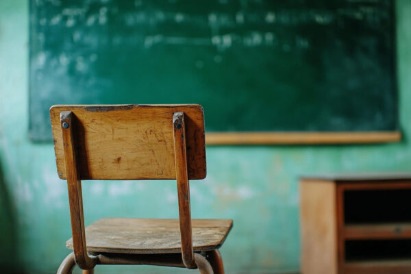 Έπεσε ταβάνι σε σχολείο – Από θαύμα γλίτωσαν μαθητές και καθηγητές