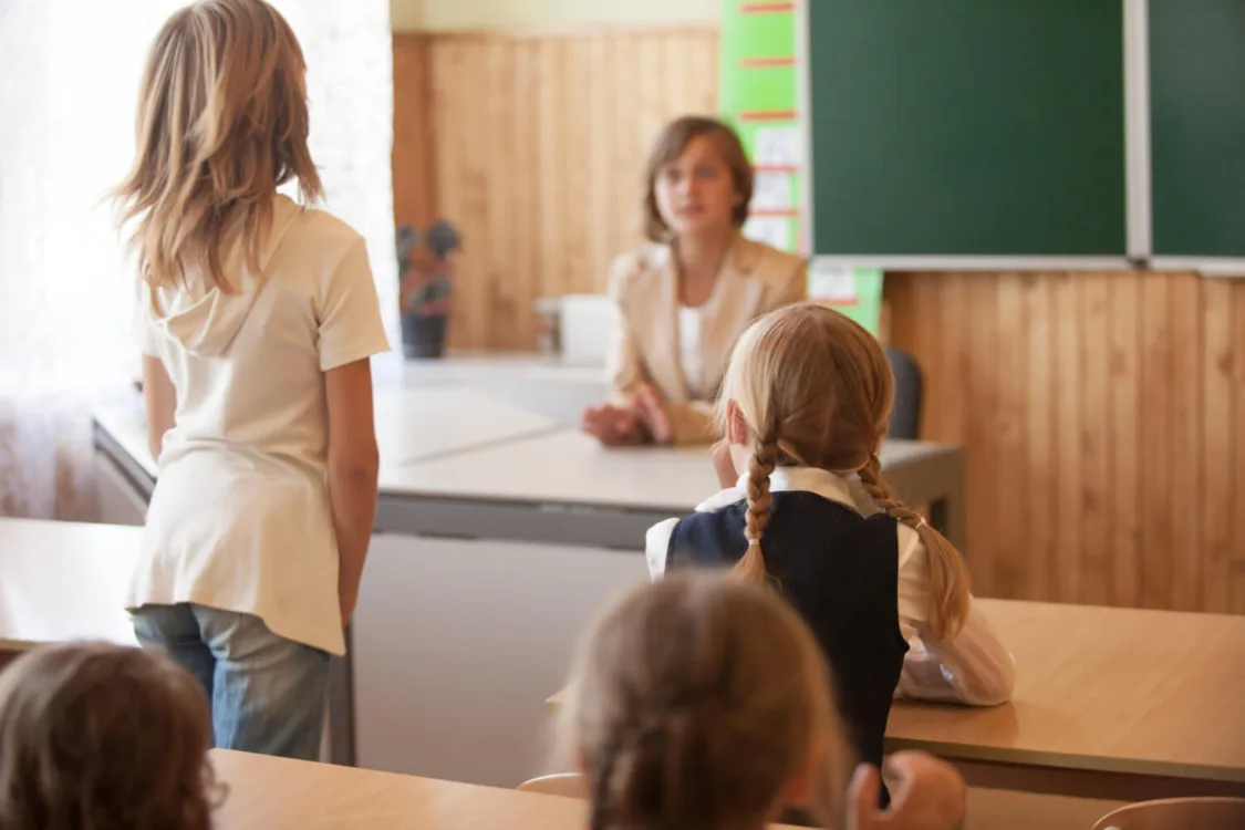 AI in Schools: Το σχέδιο δράσεων του υπουργείου Παιδείας για την ψηφιακή μετάβαση των σχολείων