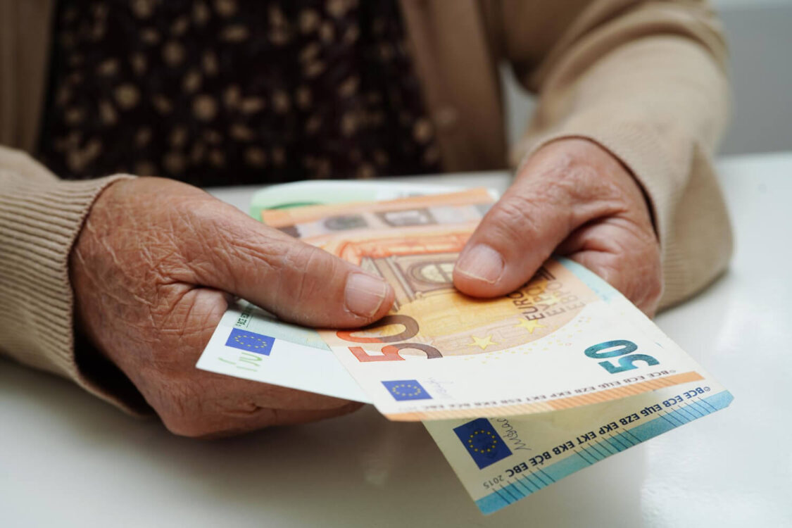 Συντάξεις: Οι κερδισμένοι και οι χαμένοι από τις αυξήσεις