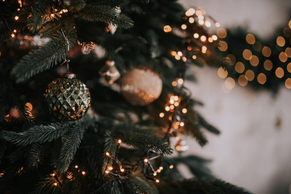 Εορταστικό ωράριο: Ποιές Κυριακές θα είναι ανοιχτά τα καταστήματα