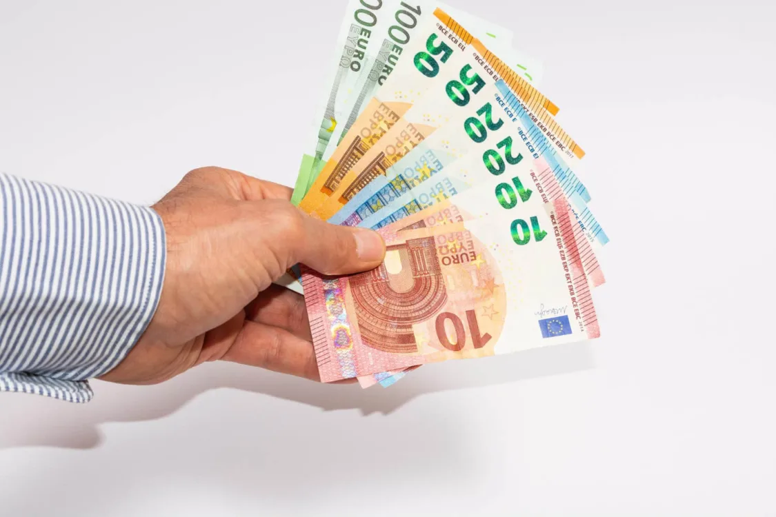 ΕΠΙΣΗΜΟ! ΑΝΑΤΡΟΠΗ με τις πληρωμές στα επιδόματα: Τι θα γίνει 