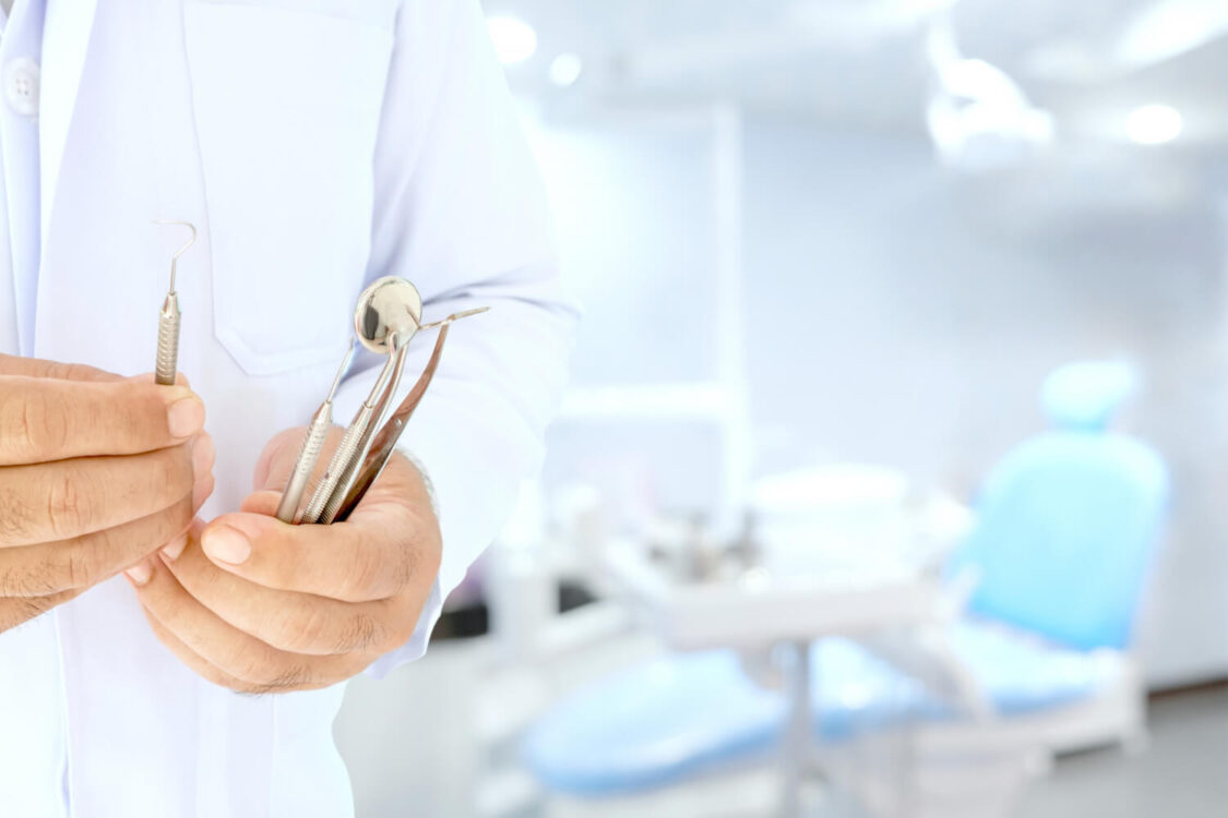 Η Οδοντιατρική Ομοσπονδία προειδοποιεί: Τι πρέπει να προσέχετε στις Οδοντιατρικές εργασίες