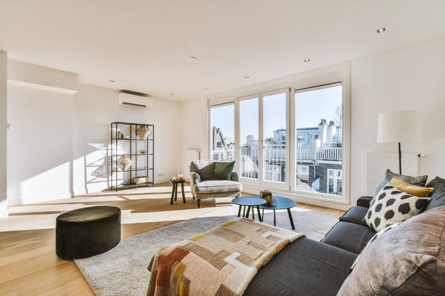 Τα 6 μέτρα για το στεγαστικό: «Κόφτης» στα Airbnb: Ποιοι παίρνουν διπλή επιστροφή ενοικίου