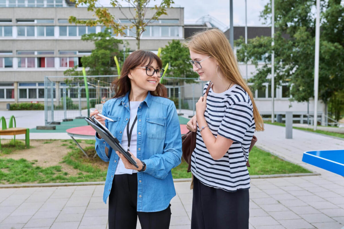 Σφοδρή αντίδραση για τις συγχωνεύσεις νηπιαγωγείων: Προειδοποιήσεις για υποβάθμιση της δημόσιας προσχολικής αγωγής