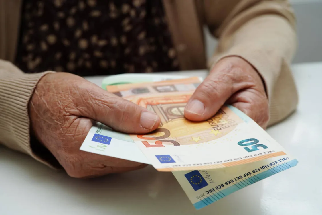 Σύνταξη και εξαγορά πλασματικών ετών: πώς επηρεάζονται τα όρια ηλικίας