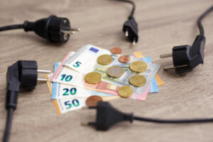 Ρεύμα: Πώς εξηγείται η άνοδος στα πράσινα τιμολόγια