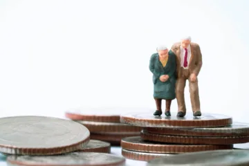 Τι αλλάζει στις επικουρικές συντάξεις 