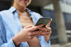 Επίδομα για Smartphone: Ποιοί το δικαιούνται