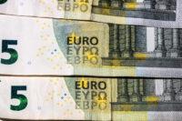 Έρχεται επίδομα 500 ευρώ σε οικογένειες – Πότε θα το λάβουν, οι προϋποθέσεις