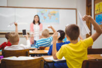 Εκπαιδευτικοί: Καταγγελία για μπλοκαρισμένες εγγραφές μαθητών και σχέδιο για πολυπληθή τμήματα